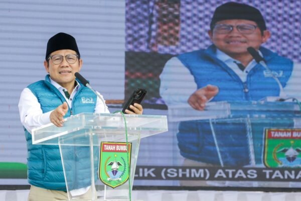 Sebanyak 11.473 SHM Tanah Dibagikan Cak Imin kepada Transmigran Kalsel