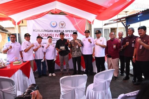 Komisi IV Tinjau Sentra Pengasapan Ikan di Demak