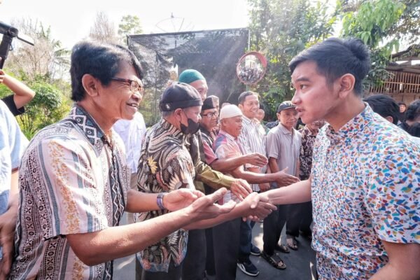 Komunitas Seni Hingga Pengrajin Tembaga Boyolali Sambut Gibran dengan Sukacita