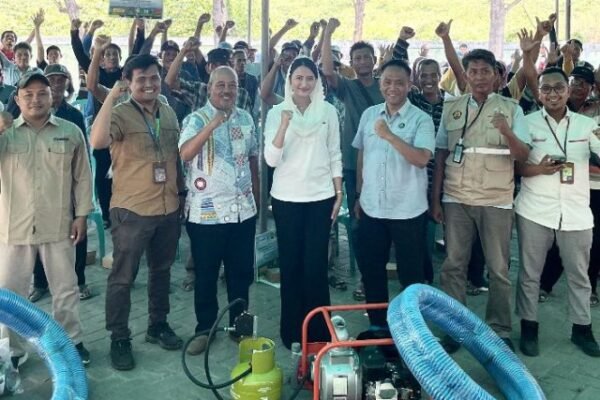 Dyah Roro Apresiasi Program Pemberian Bantuan Konkit BBM ke BBG untuk Nelayan dan Petani di Lamongan