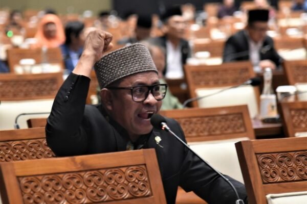Rafly Kande dan Warga Manggamat Aceh Selatan Suarakan Tolak Mafia Tambang