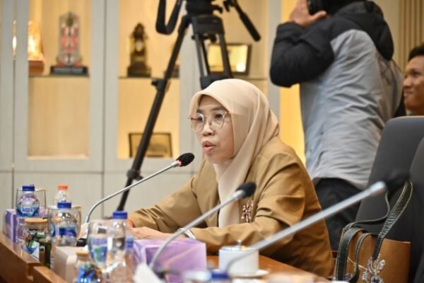Pastikan Perlindungan Pekerja Migran, Komisi IX DPR Pertanyakan Program SPSK