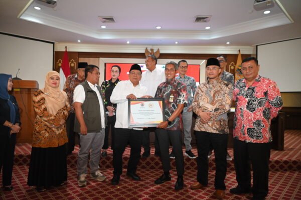 Komisi VIII Salurkan Bantuan Paket Sembako di Jateng