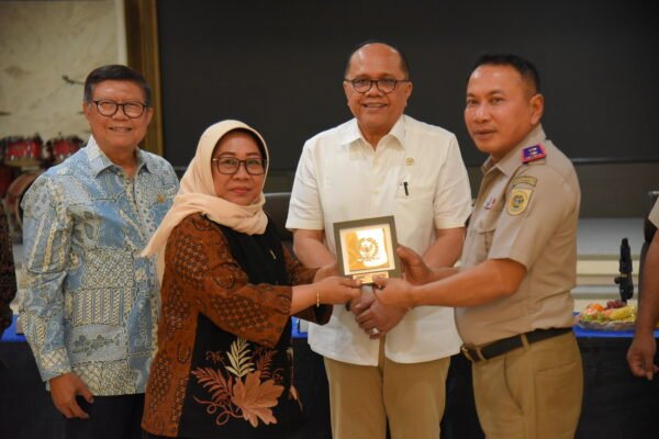 Khawatir Dicaplok Investor Asing, Qumi Husnuniyati Soroti Persoalan Sertifikasi Tanah Oloran