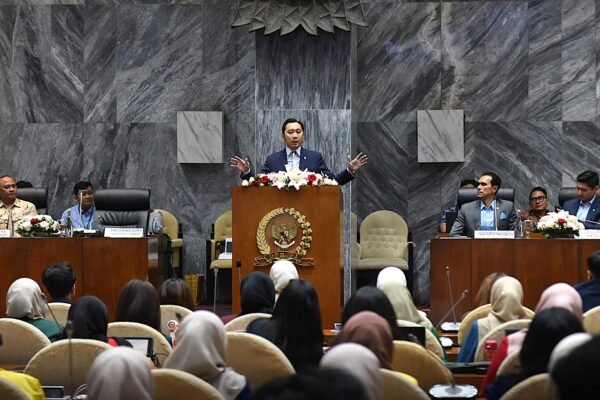 Ibas Dorong Generasi Muda untuk Terlibat Aktif dalam Politik dan Pembangunan Negara