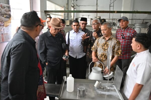 Legislator Yakin Peternak Sapi Perah Lokal Mampu Penuhi 80 Persen Kebutuhan Susu Nasional