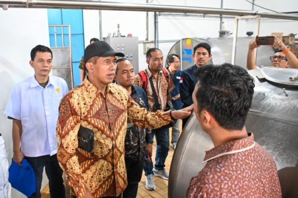 Komisi IV Serap Aspirasi Petenak dan Pengepul Susu Sapi di Boyolali, Urai Masalah Hulu ke Hilir