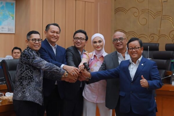 Komisi XII Sepakati Pimpinan, Bambang Patijaya Jabat Ketua Komisi