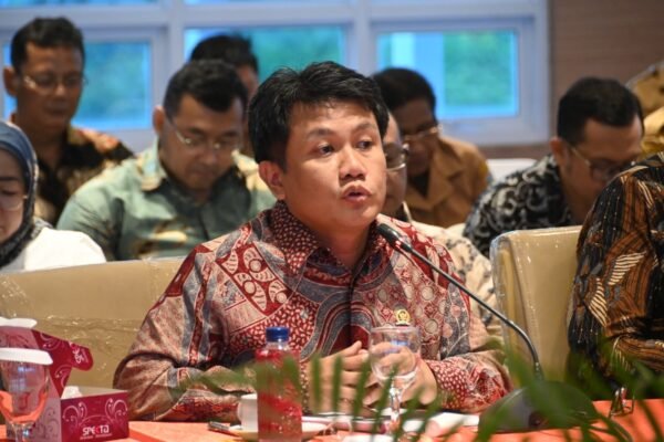 Soroti Turunnya Anggaran Makan Bergizi Gratis, Bonnie Triyana: Perlu Perhatikan Inflasi