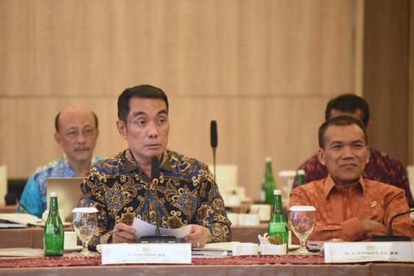 Komisi XI Dorong OJK Percepat Pelaksanaan Aturan Teknis Penghapusan Piutang Macet UMKM
