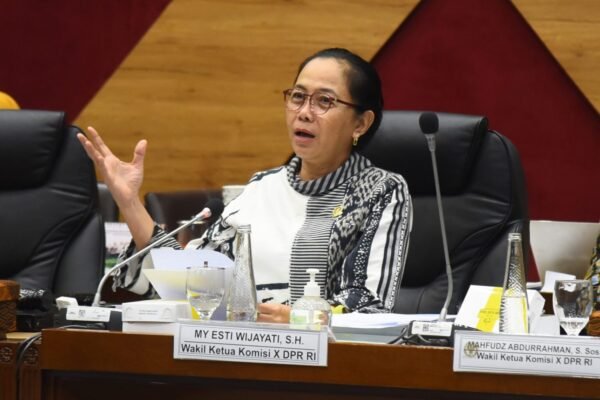 Beri Kesempatan Belajar bagi Anak Miskin Ekstrem, Sekolah Rakyat Sebaiknya di Bawah Kemendikdasmen